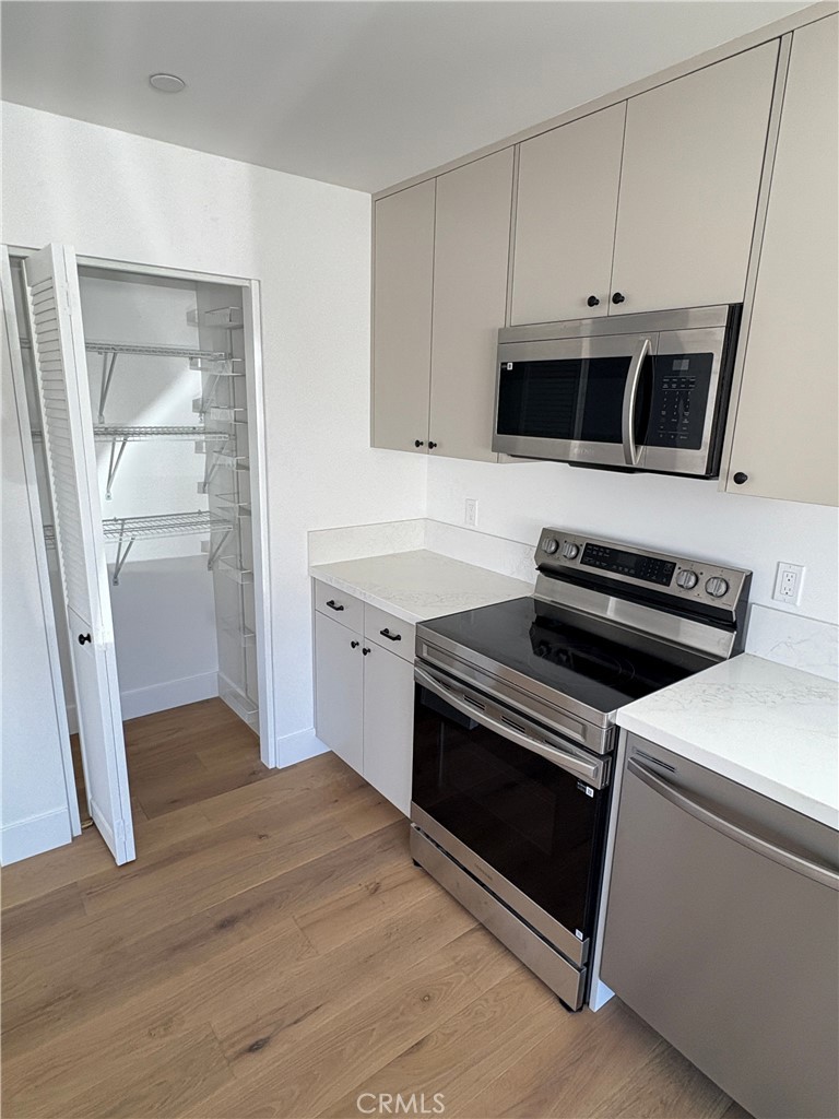 1106 Victoria D, Costa Mesa CA 92627 - photo 4