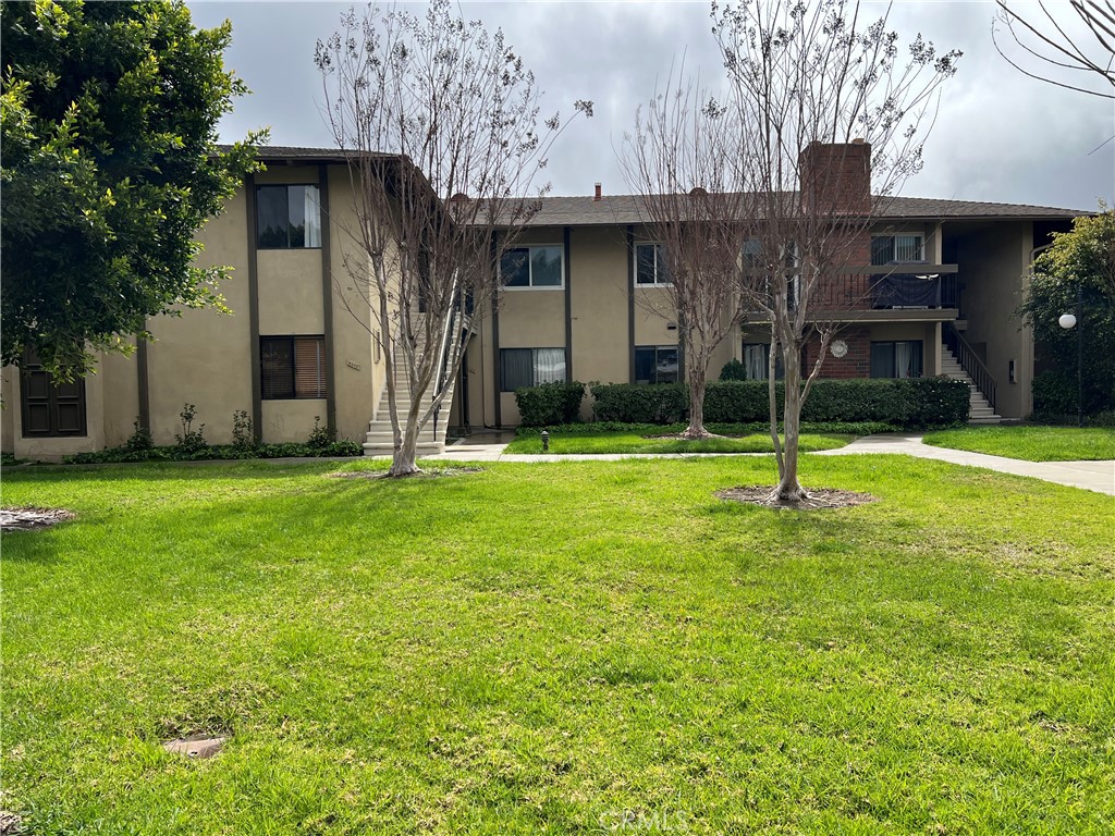 1111 S Coast Drive 18, Costa Mesa CA 92626 - photo 1