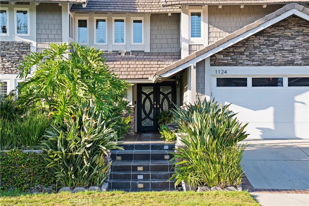 1124 Dennis Drive, Costa Mesa CA 92626 - photo 3