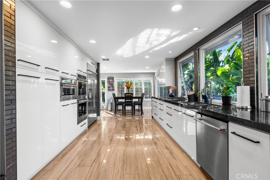 Kitchen - 1124 Dennis Drive, Costa Mesa CA 92626 - photo 14