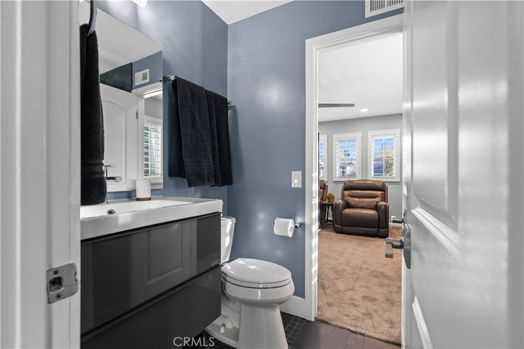 Jack & Jill Bath - 1124 Dennis Drive, Costa Mesa CA 92626 - photo 27