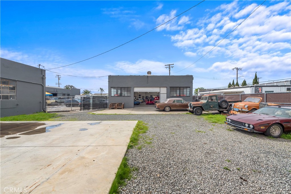 110 - yard - 116 E 16th Street, Costa Mesa CA 92627 - photo 15