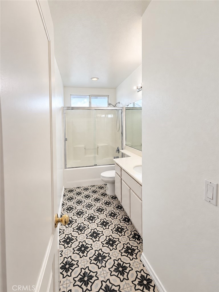 Upstairs Full Bathroom - 1209 Citrus Place, Costa Mesa CA 92626 - photo 9