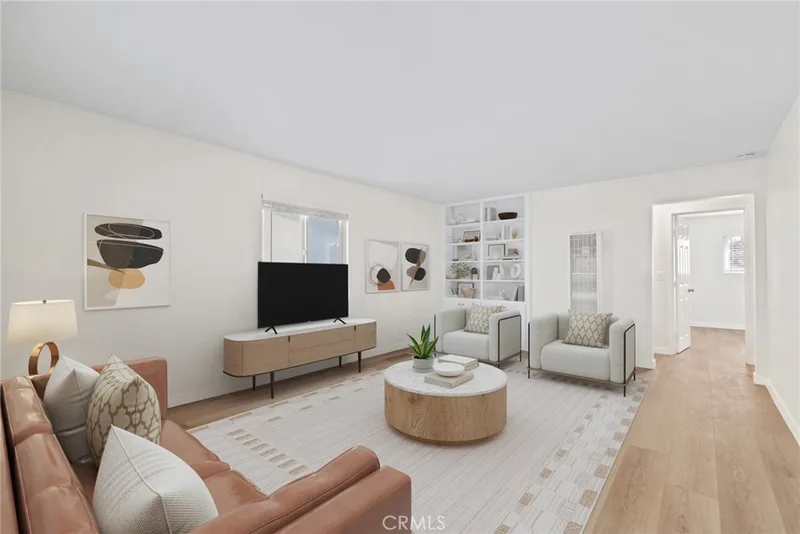 121 E Bay St D, Costa Mesa