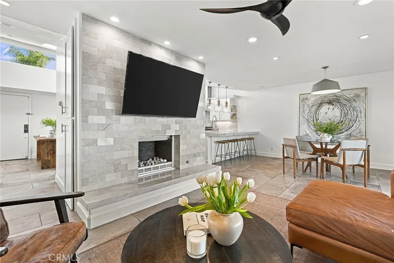1222 Las Arenas Way 23, Costa Mesa
