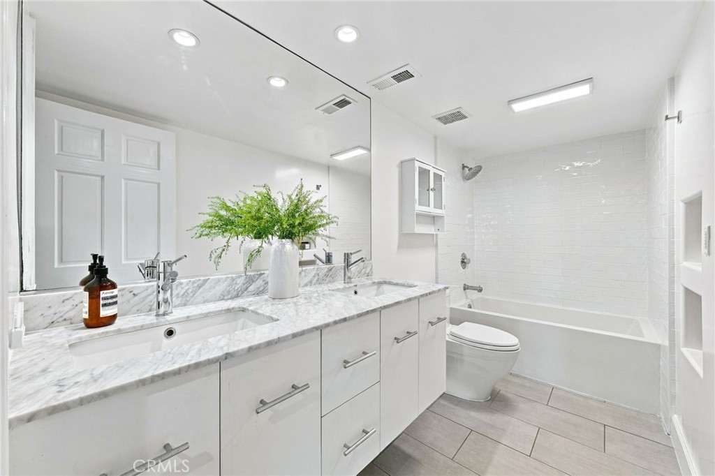 1222 Las Arenas Way 23, Costa Mesa CA 92627 - photo 28