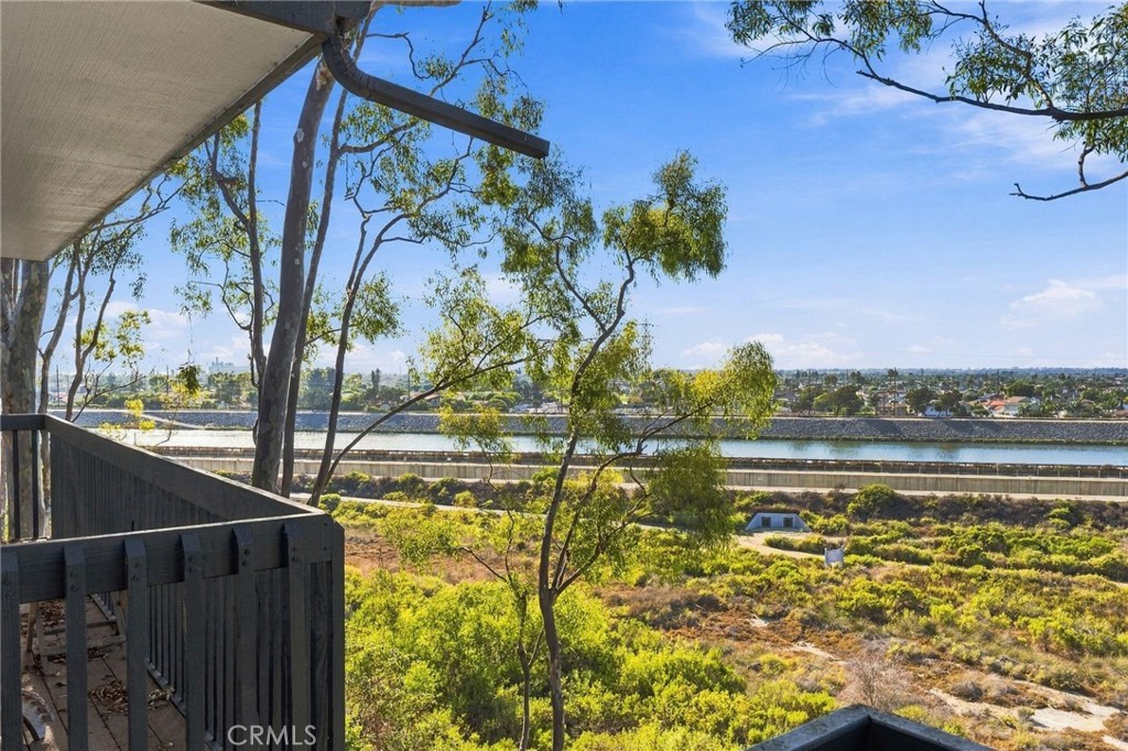 1222 Las Arenas Way 23, Costa Mesa CA 92627 - photo 31