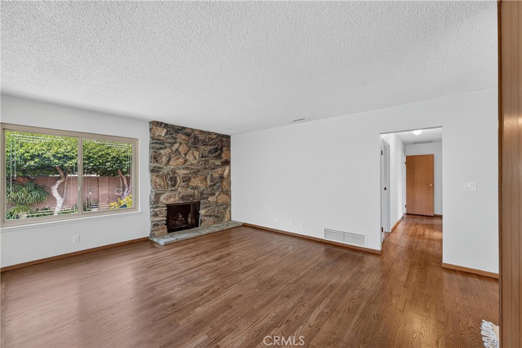 1288 Londonderry Street, Costa Mesa CA 92626 - photo 11