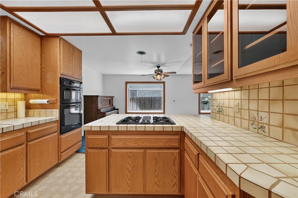 1288 Londonderry Street, Costa Mesa CA 92626 - photo 24