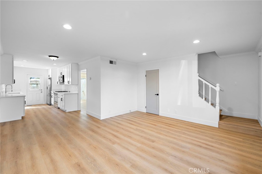 130 Lexington, Costa Mesa CA 92626 - photo 4