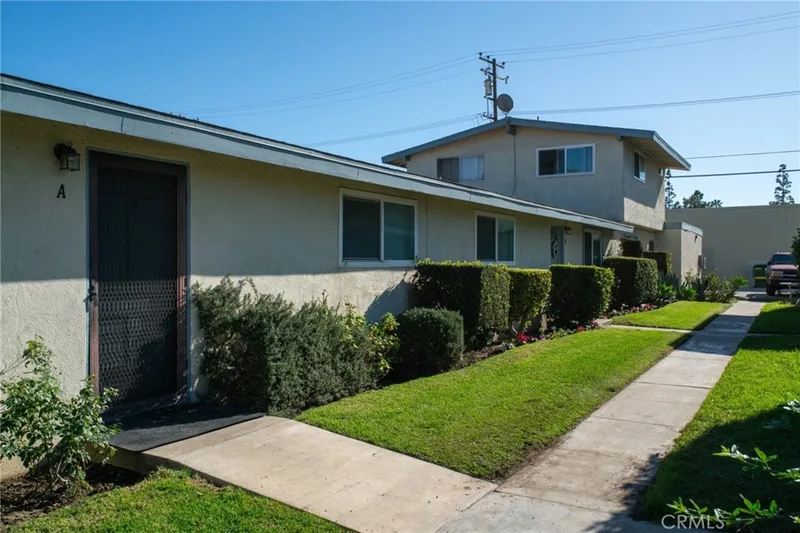 1367 Baker, Costa Mesa, CA 92626