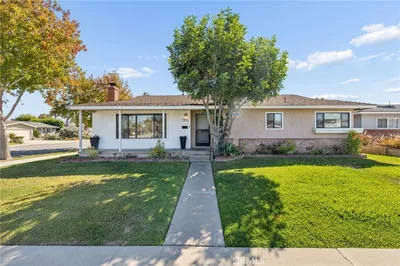 1371 Shannon, Costa Mesa