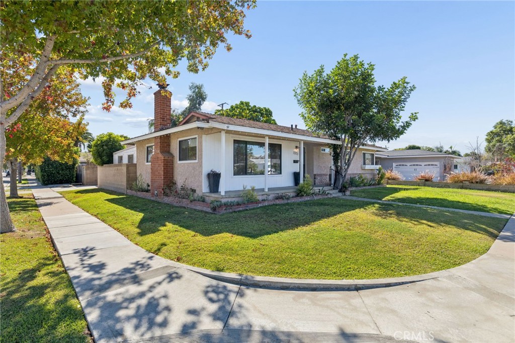 1371 Shannon, Costa Mesa CA 92626 - photo 4