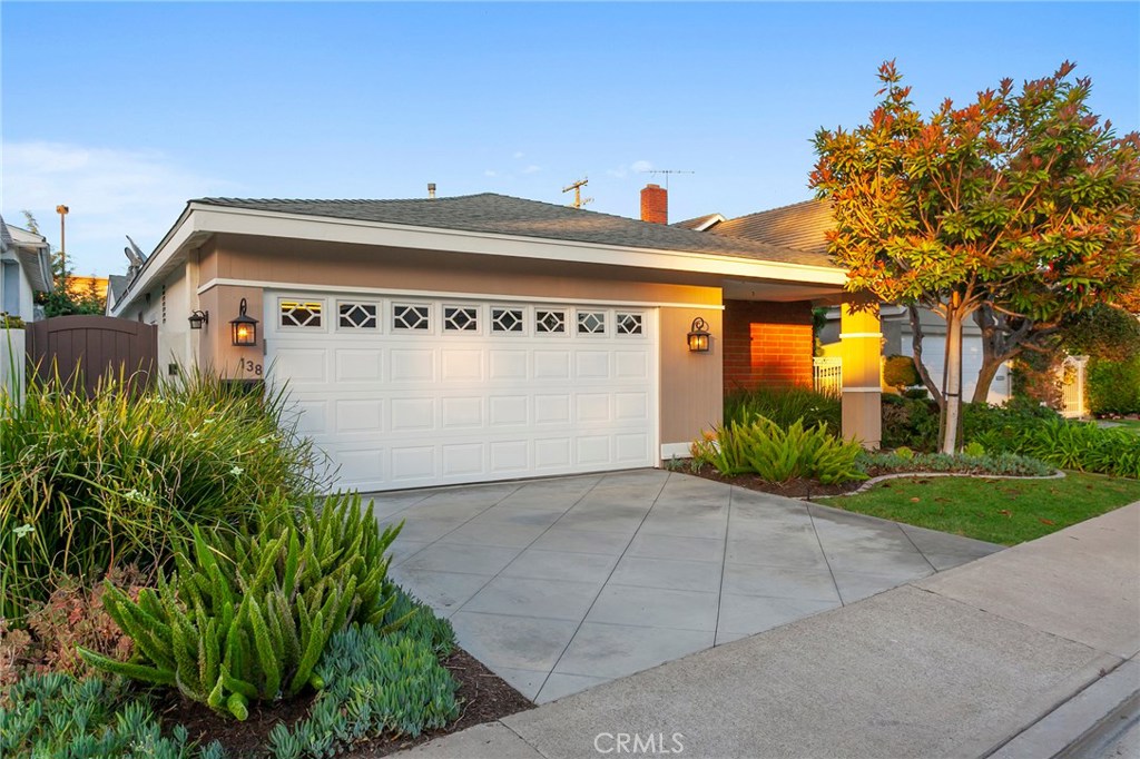 138 The Masters Circle, Costa Mesa CA 92627 - photo 1