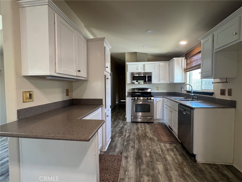 140 Cabrillo Street 22, Costa Mesa CA 92627 - photo 11