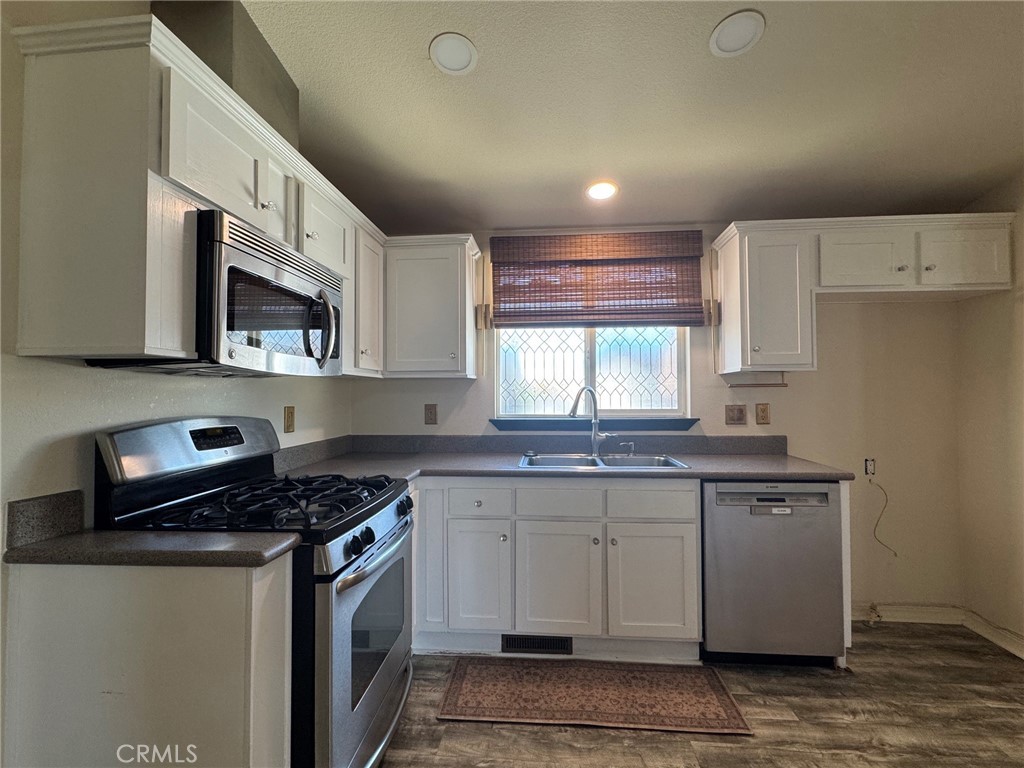 140 Cabrillo Street 22, Costa Mesa CA 92627 - photo 12