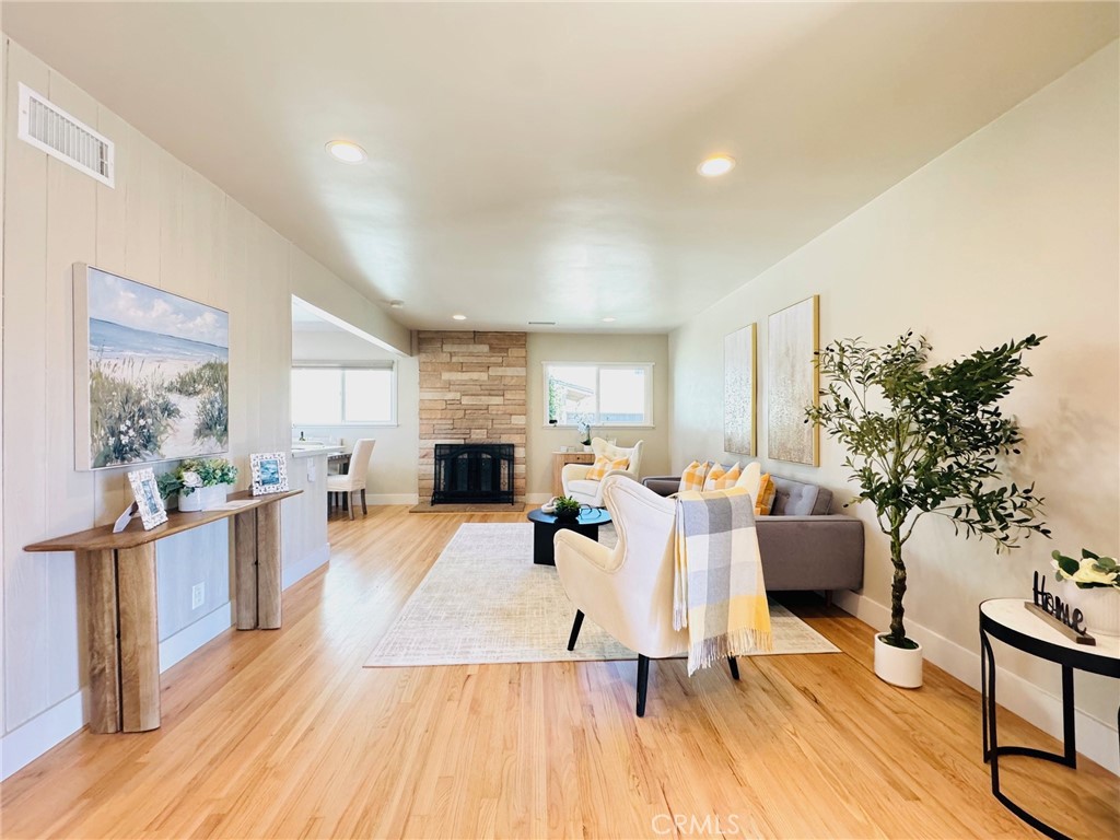 Living Room - 1430 Shamrock, Costa Mesa CA 92626 - photo 10