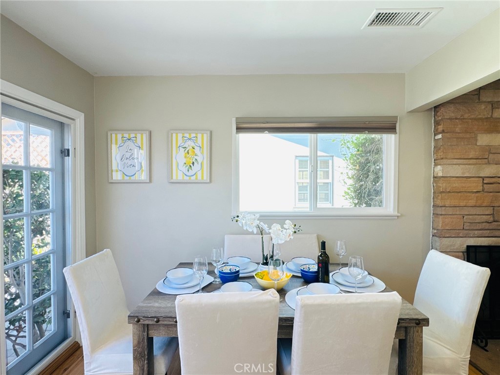 Dining nook - 1430 Shamrock, Costa Mesa CA 92626 - photo 19