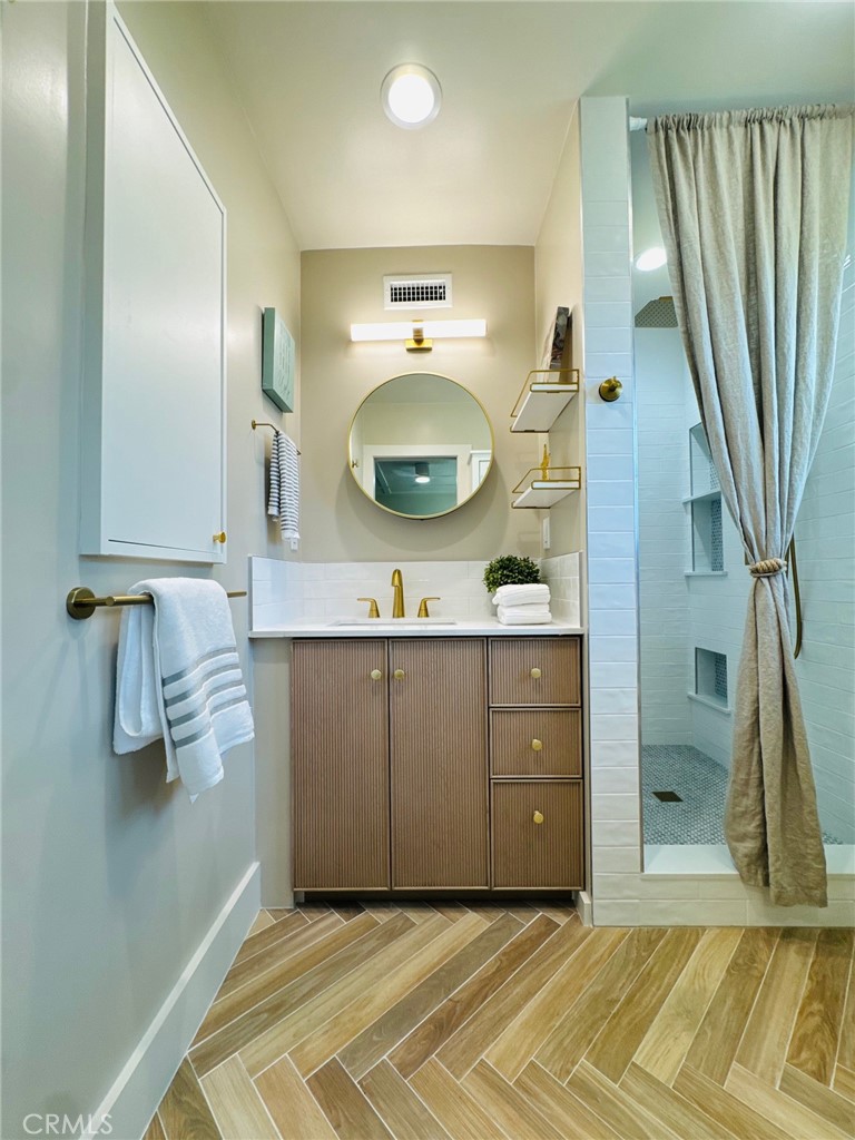 Master Bath - 1430 Shamrock, Costa Mesa CA 92626 - photo 25