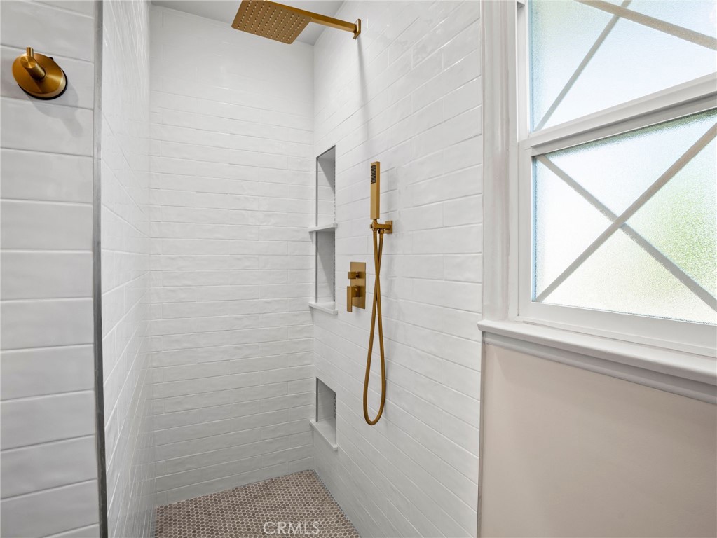 Master Shower - 1430 Shamrock, Costa Mesa CA 92626 - photo 28