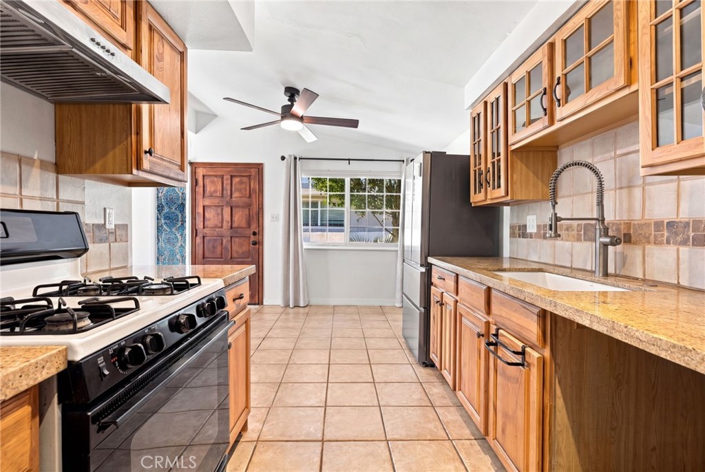 1544 Elm, Costa Mesa CA 92626 - photo 5