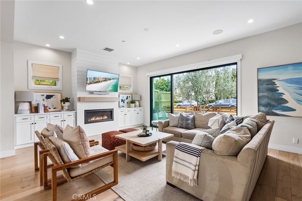 1545 Westminister Avenue, Costa Mesa CA 92627 - photo 1