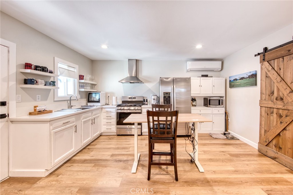 1550 Orange Avenue, Costa Mesa CA 92627 - photo 3