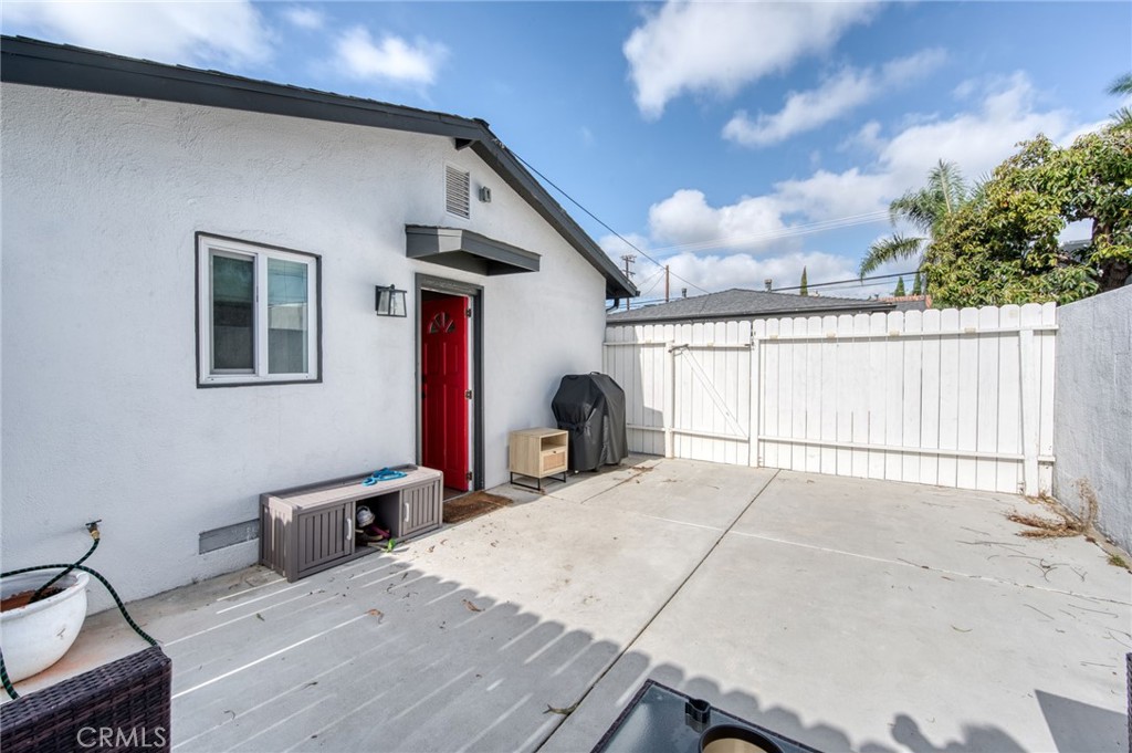 1550 Orange Avenue, Costa Mesa CA 92627 - photo 8