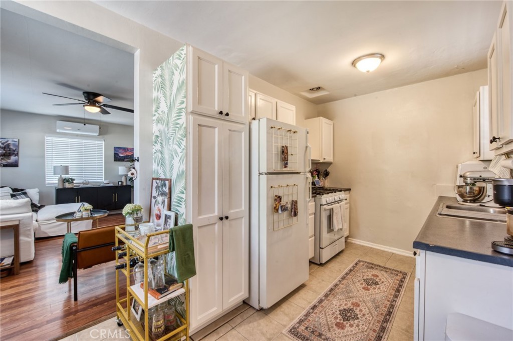 1550 Orange Avenue, Costa Mesa CA 92627 - photo 12