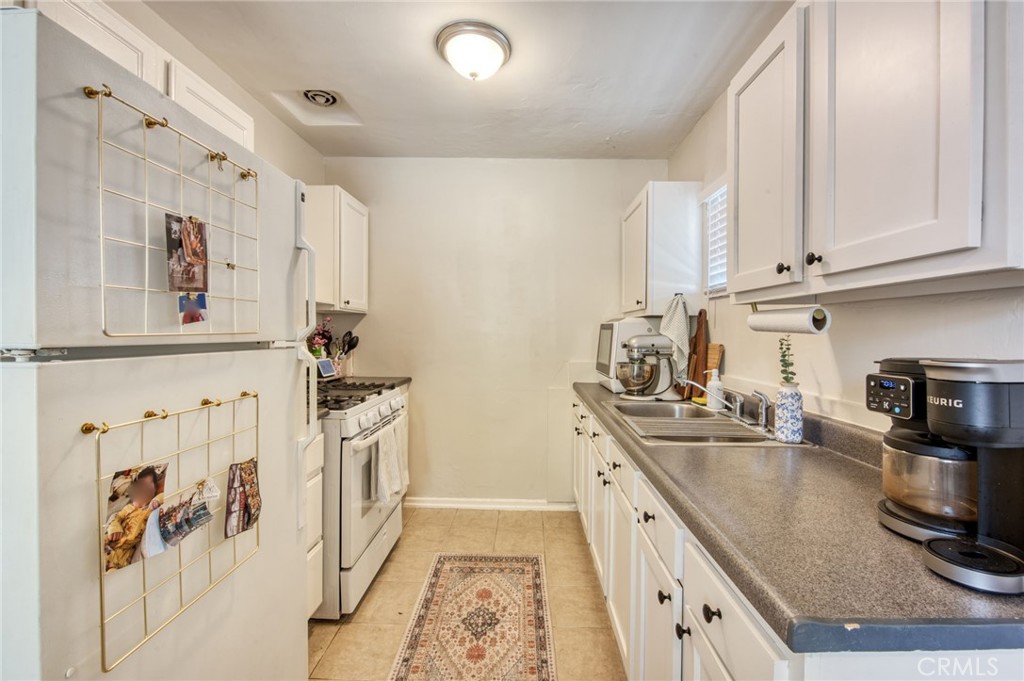 1550 Orange Avenue, Costa Mesa CA 92627 - photo 13