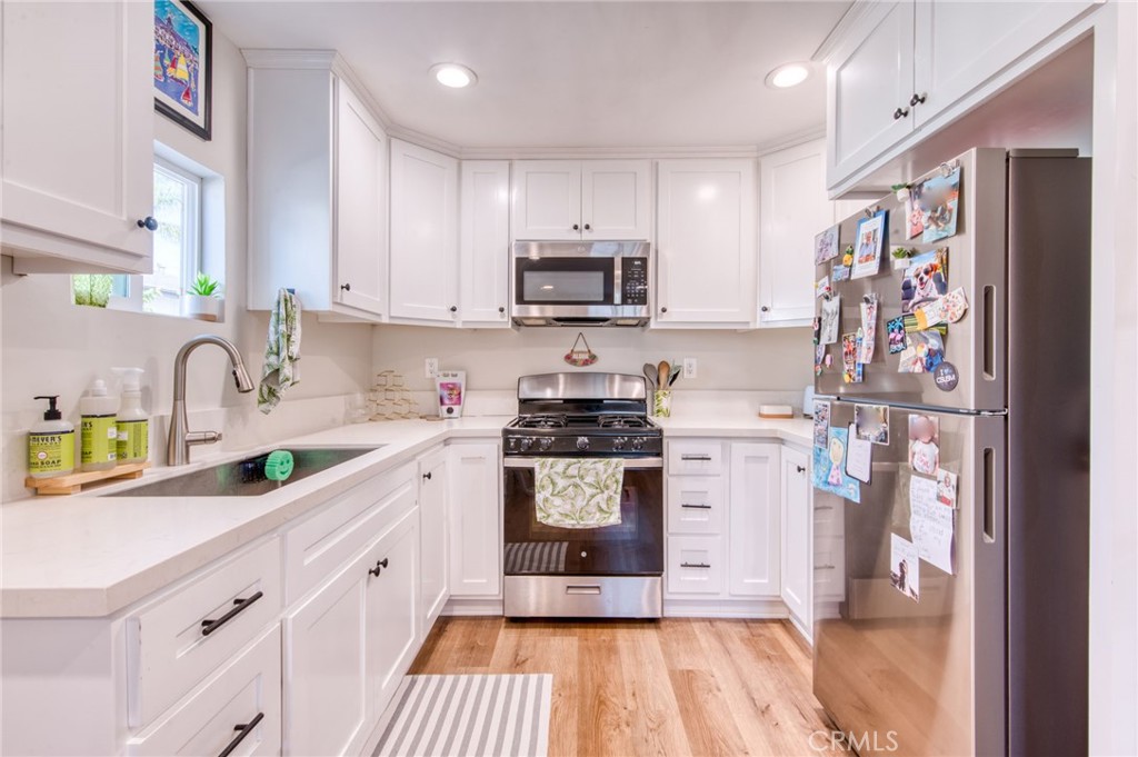 1550 Orange Avenue, Costa Mesa CA 92627 - photo 21
