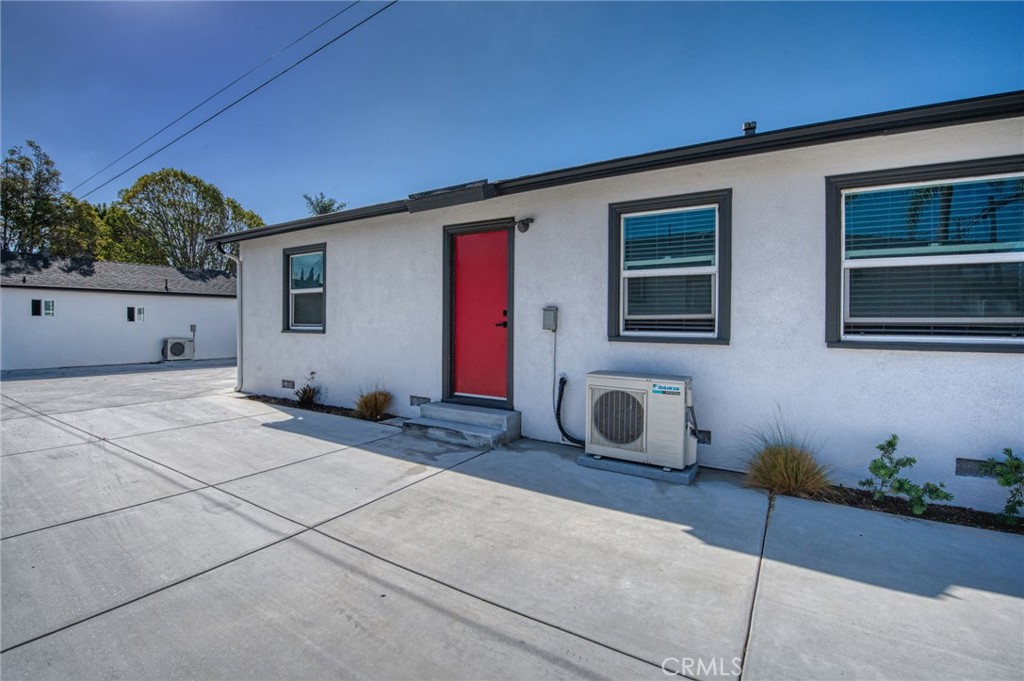 1550 Orange Avenue, Costa Mesa CA 92627 - photo 33