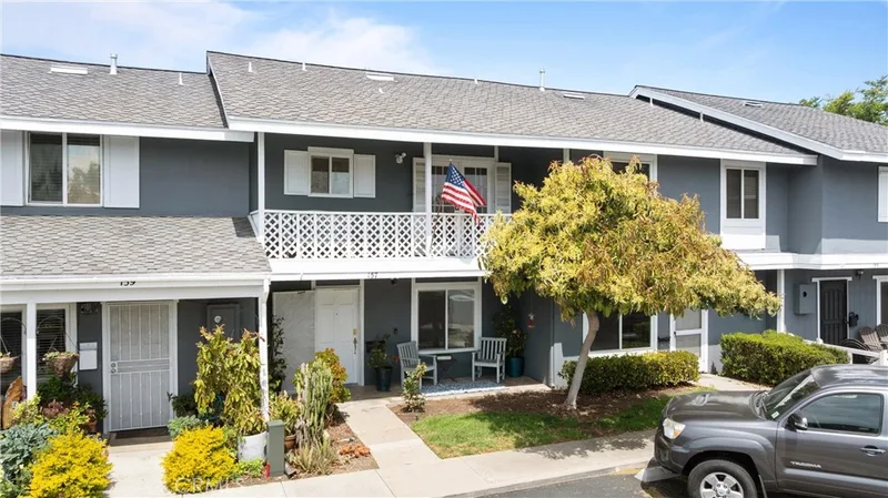157 Yorktown Lane, Costa Mesa, CA 92626