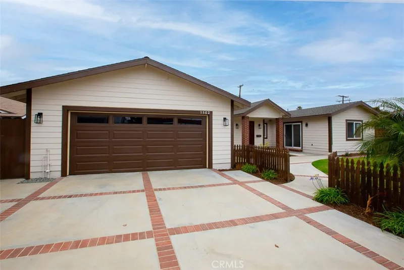 1582 Elm, Costa Mesa