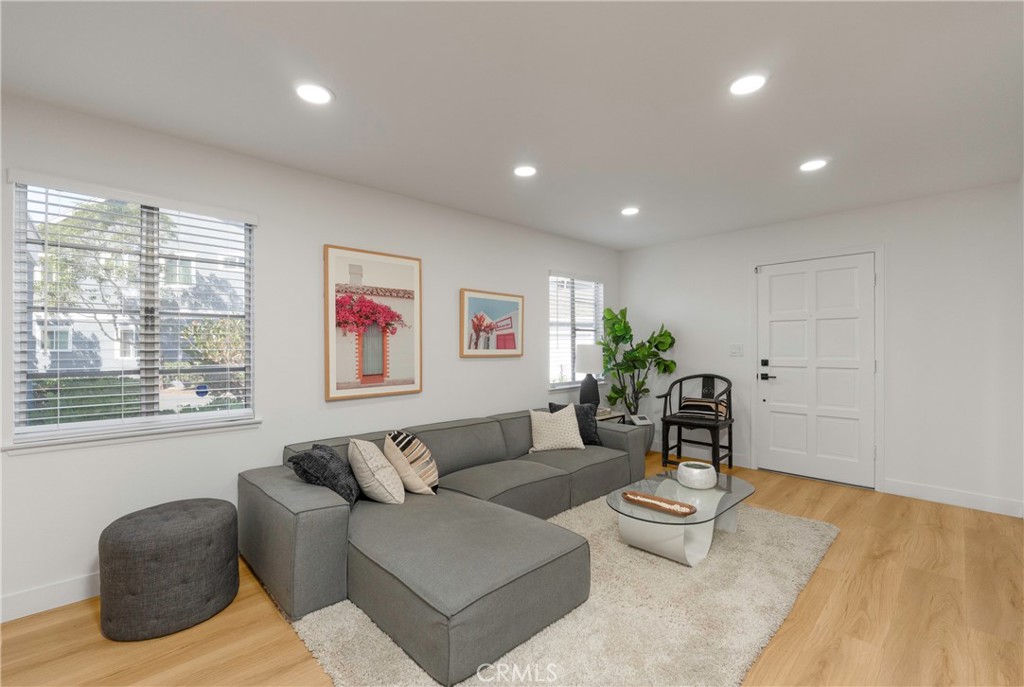 160 Yorktown, Costa Mesa CA 92626 - photo 5