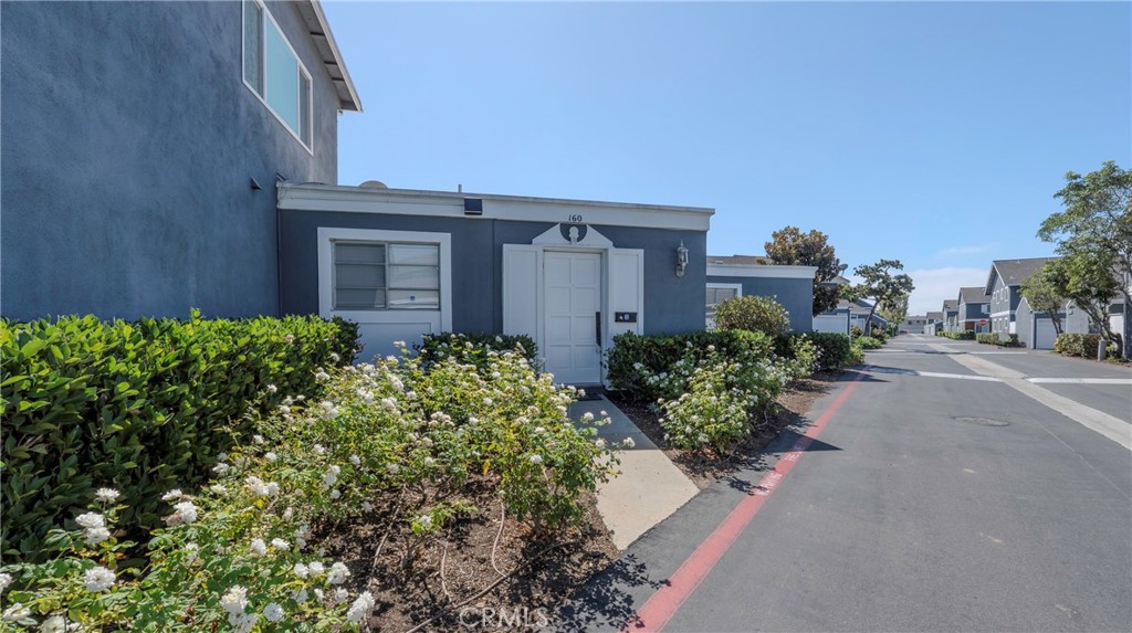 160 Yorktown, Costa Mesa CA 92626 - photo 2