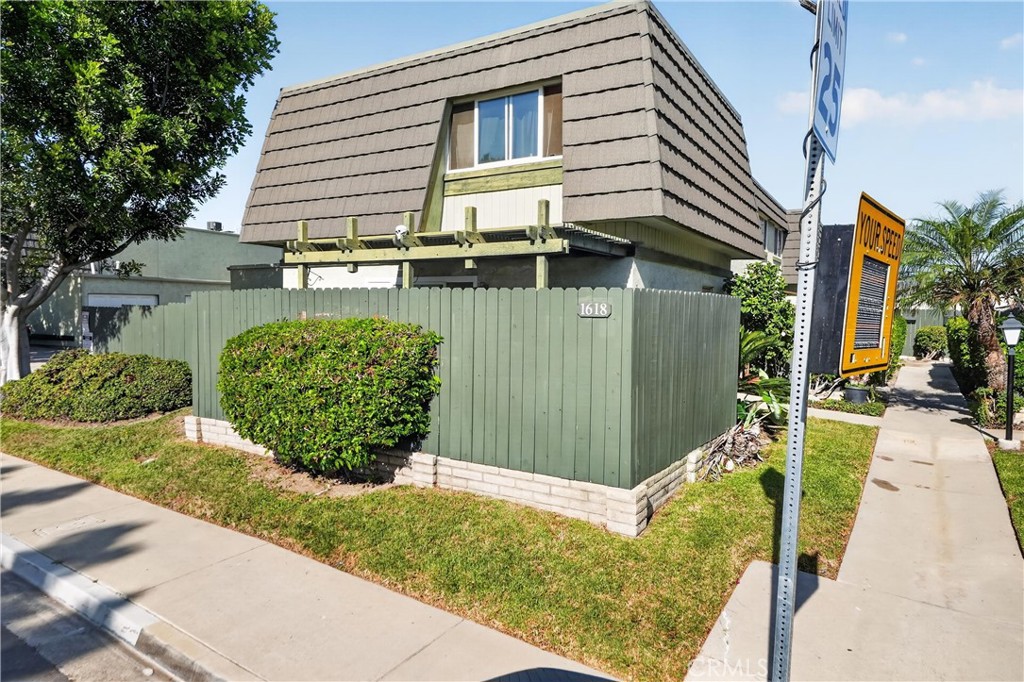 1618 Iowa D, Costa Mesa CA 92626 - photo 6