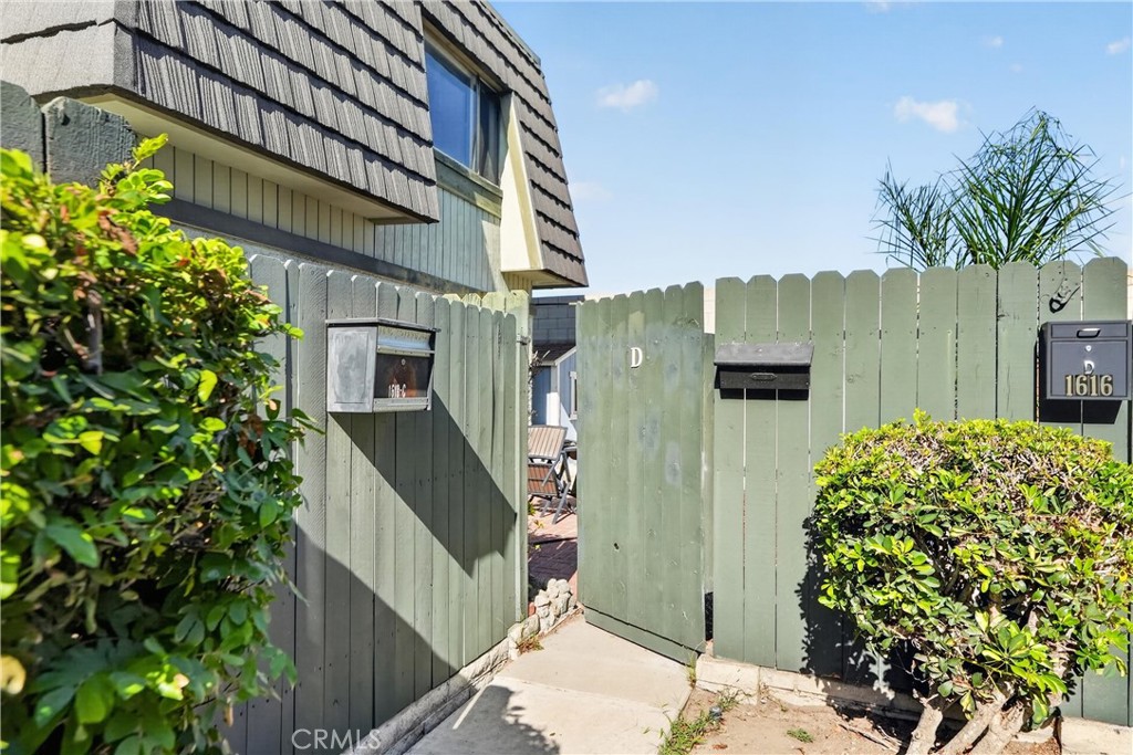 1618 Iowa D, Costa Mesa CA 92626 - photo 7