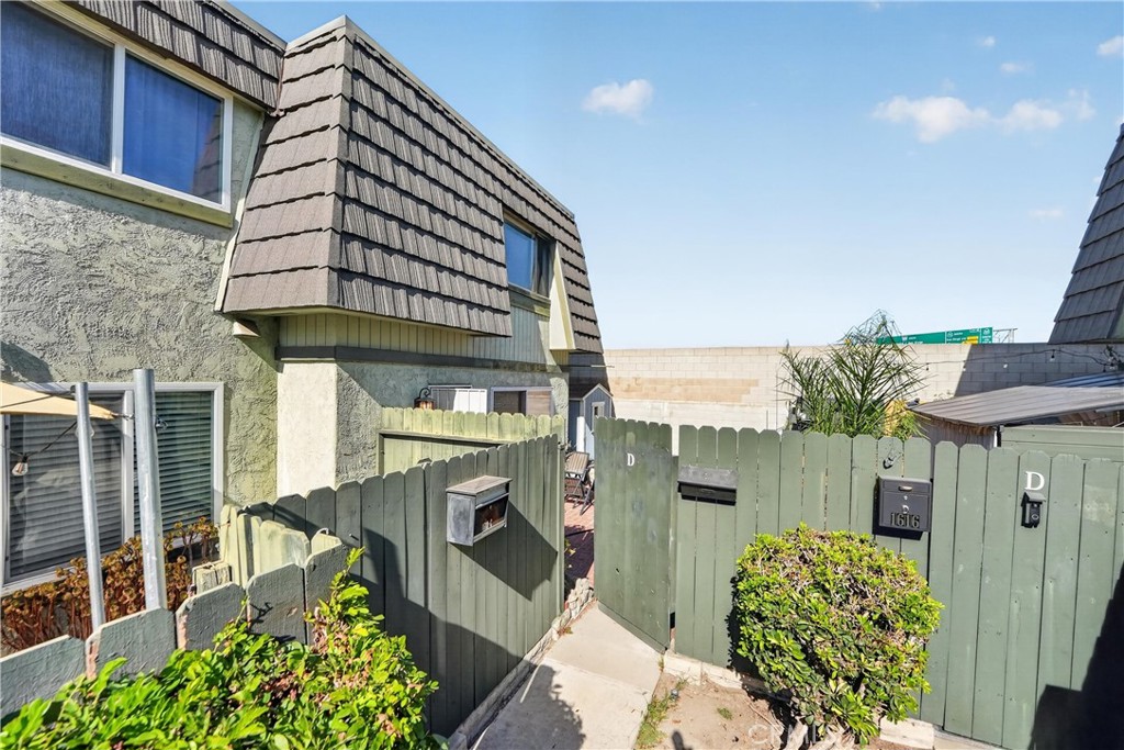 1618 Iowa D, Costa Mesa CA 92626 - photo 8