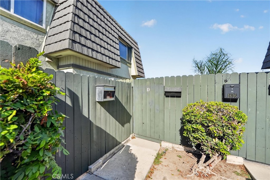 1618 Iowa D, Costa Mesa CA 92626 - photo 9