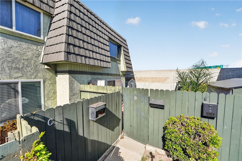 1618 Iowa D, Costa Mesa CA 92626 - photo 10