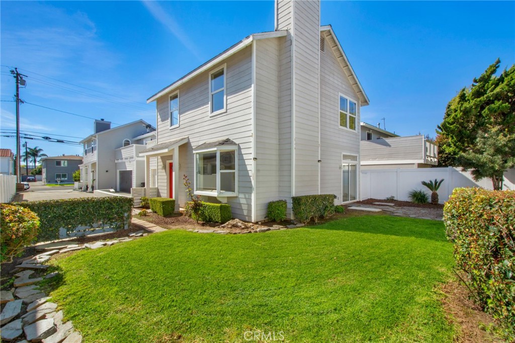 162 B Rochester, Costa Mesa CA 92627 - photo 1