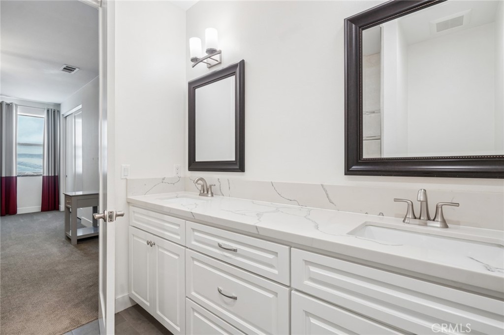 Jack and Jill Bath Up - 163 Flower Street B, Costa Mesa CA 92627 - photo 21