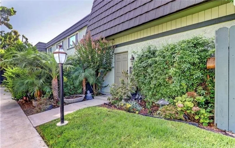 1644 Iowa Street A, Costa Mesa, CA 92626