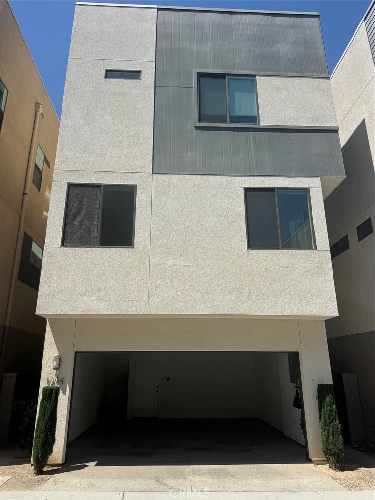 1654 Pomona, Costa Mesa CA 92627 - photo 1