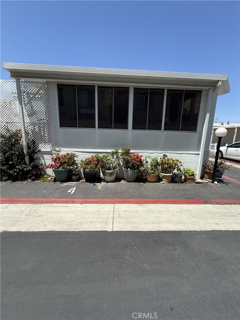 1660 Whittier Ave 4, Costa Mesa CA 92627 - photo 2