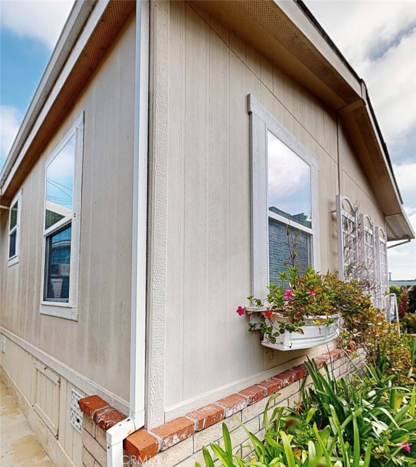 FRONT CORNER OF HOME - 1660 Whittier Avenue 17, Costa Mesa CA 92627 - photo 1