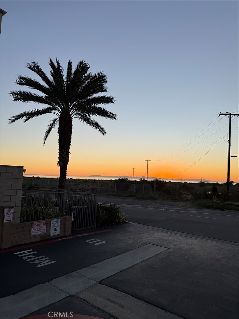 PACIFIC OCEAN SUNSET FROM YOUR LIVING ROOM - 1660 Whittier Avenue 3, Costa Mesa CA 92627 - photo 2