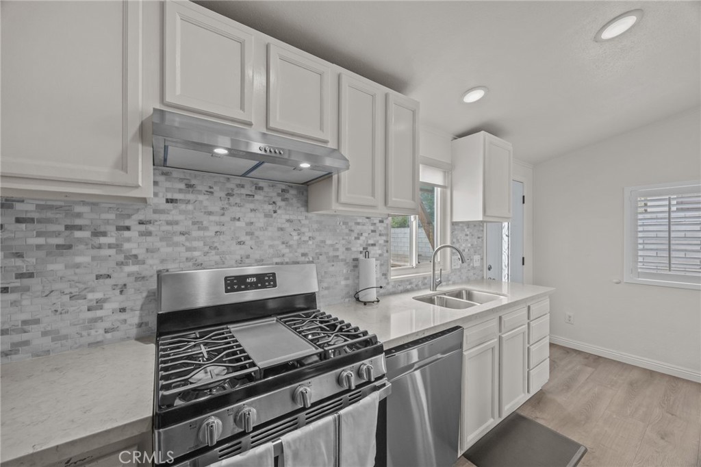 1660 Whittier Avenue 3, Costa Mesa CA 92627 - photo 12