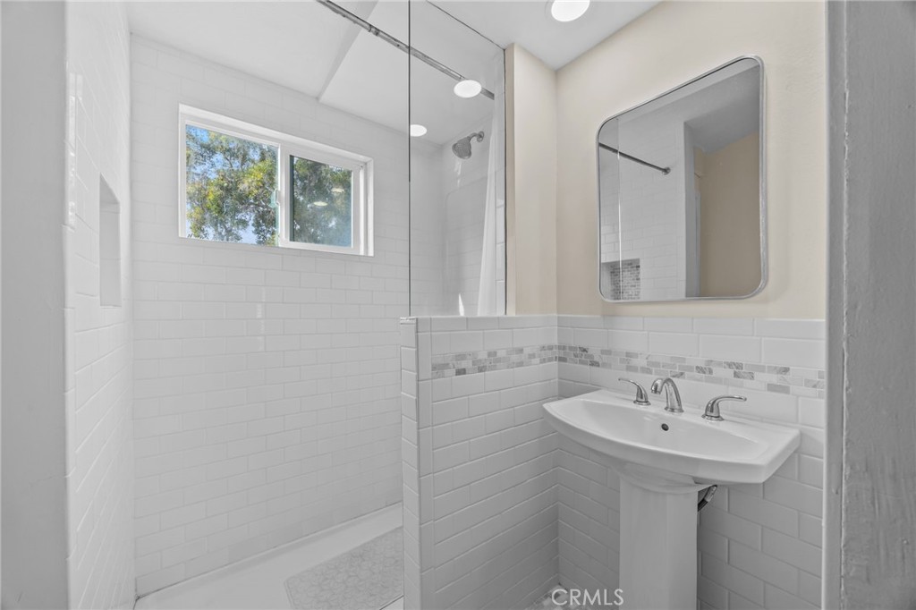 1660 Whittier Avenue 3, Costa Mesa CA 92627 - photo 17